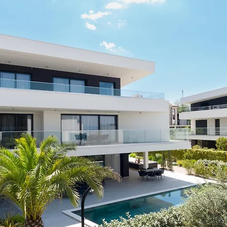 Hadrie Luxury And Azimut Apartment