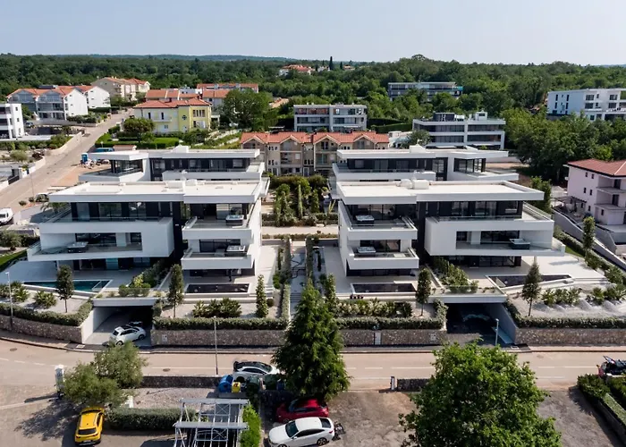 Hadrie Luxury And Azimut Apartment *