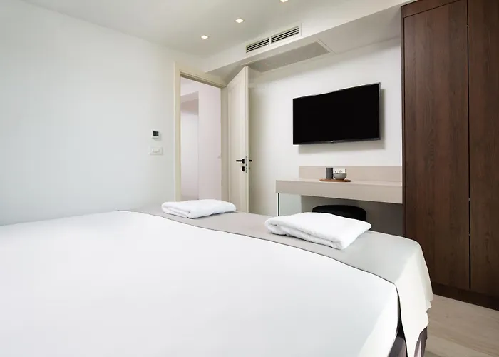Hadrie Luxury And Azimut Apartment
