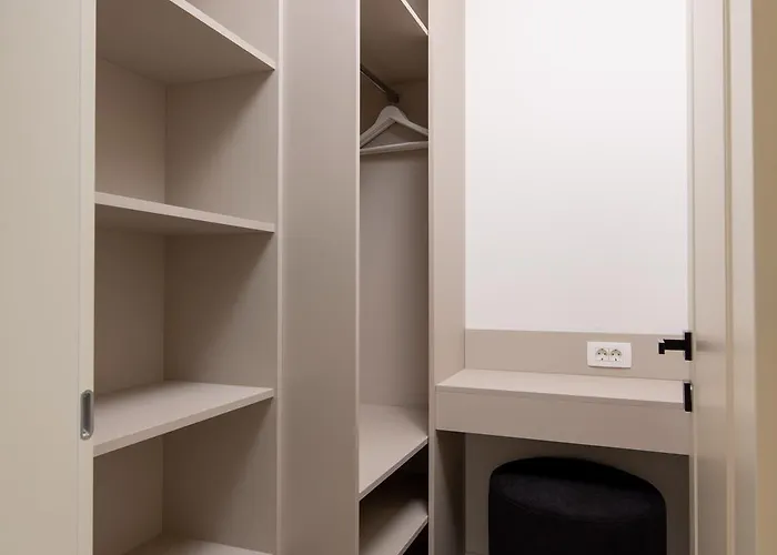 Hadrie Luxury And Azimut