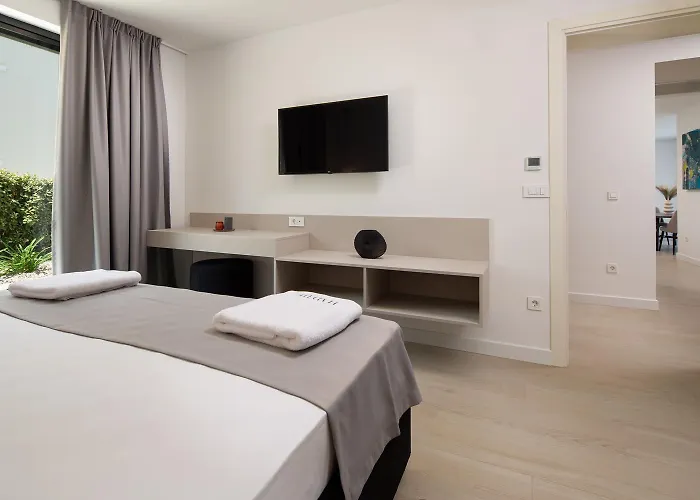 Hadrie Luxury And Azimut Apartment Malinska