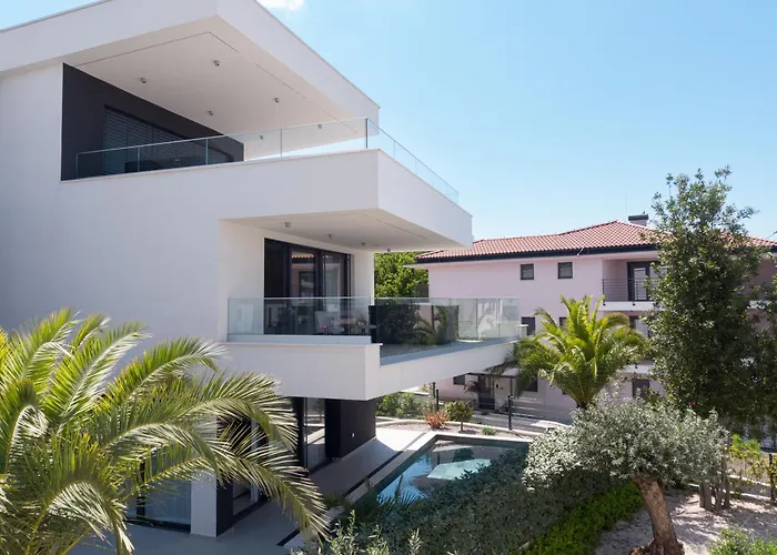 Hadrie Luxury And Azimut Malinska