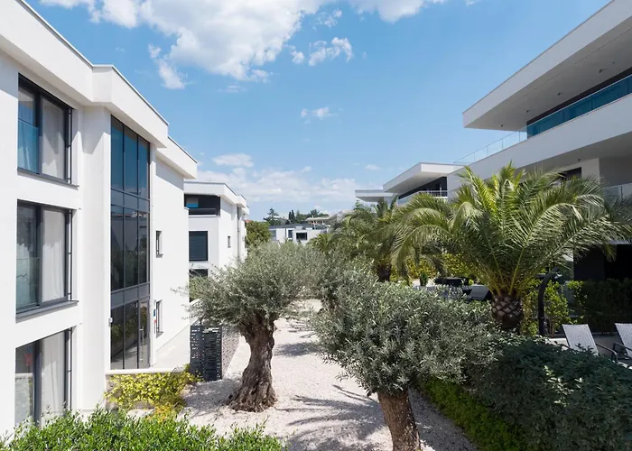 Apartment Hadrie Luxury And Azimut Malinska