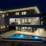 Hadrie Luxury And Azimut Малинска