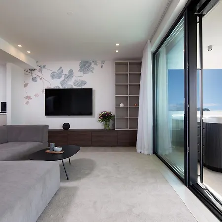Hadrie Luxury And Azimut *