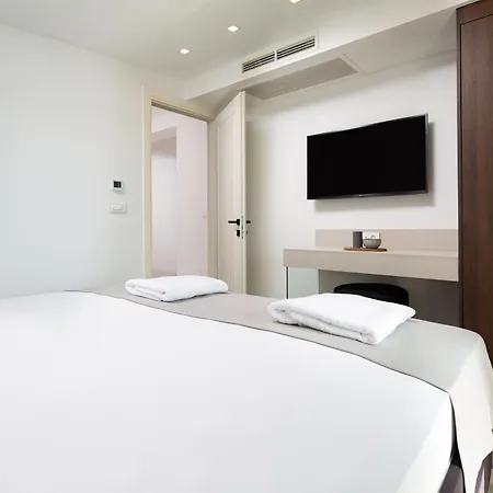 Hadrie Luxury And Azimut Apartment