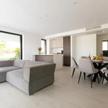 Hadrie Luxury And Azimut Malinska