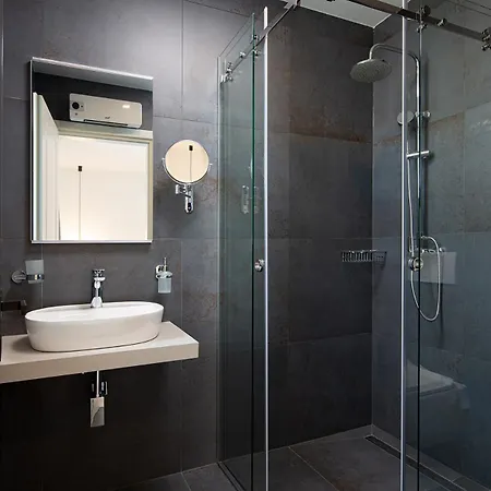 Hadrie Luxury And Azimut