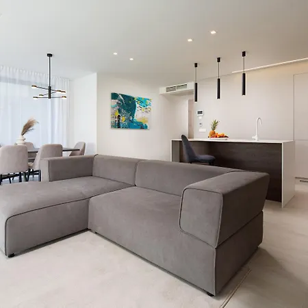 Hadrie Luxury And Azimut Apartament Malinska